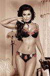 roza_natali_black_bra_closeup.jpg
