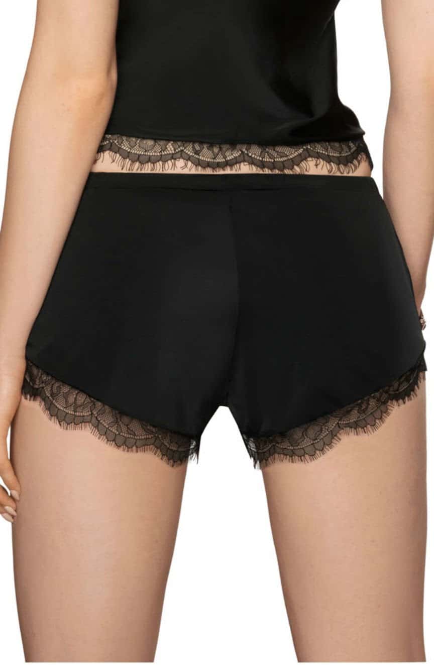 sija_shorts_black_back_web4.jpg